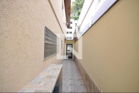 Casa à venda com 170m², 3 quartos e 2 vagasCorredor
