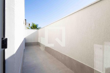 Casa de condomínio à venda com 260m², 3 quartos e 3 vagasVaranda da Suíte 2 e 3