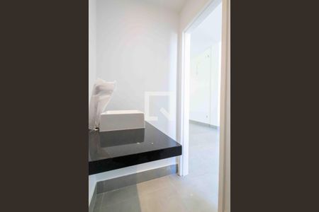 Casa de condomínio à venda com 260m², 3 quartos e 3 vagasLavabo