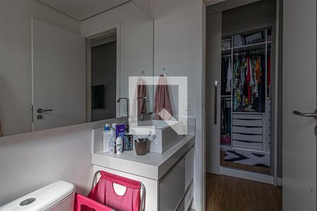 Apartamento à venda com 96m², 2 quartos e 2 vagasbanheiro da suíte2_3
