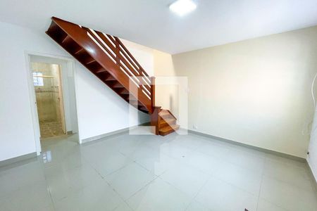Sala 1 de casa para alugar com 2 quartos, 110m² em Pinheiros, São Paulo