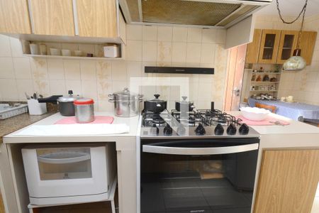 Casa à venda com 180m², 4 quartos e 2 vagasCozinha