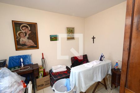 Casa à venda com 180m², 4 quartos e 2 vagasQuarto de Serviço