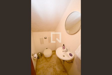 Casa à venda com 180m², 4 quartos e 2 vagasLavabo