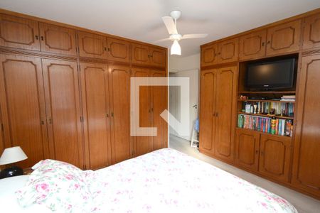 Casa à venda com 180m², 4 quartos e 2 vagasSuíte