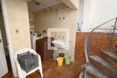 Casa à venda com 180m², 4 quartos e 2 vagasÁrea de Serviço
