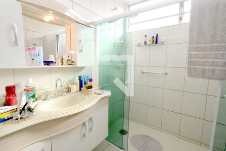 Casa à venda com 180m², 4 quartos e 2 vagasBanheiro da Suíte