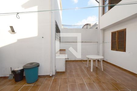 Casa à venda com 180m², 4 quartos e 2 vagasQuintal