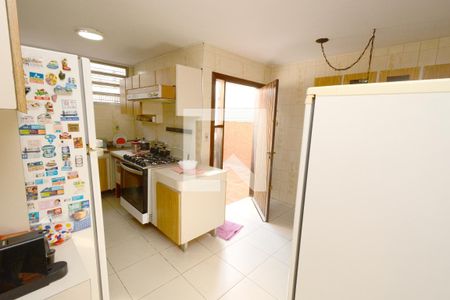 Casa à venda com 180m², 4 quartos e 2 vagasCozinha