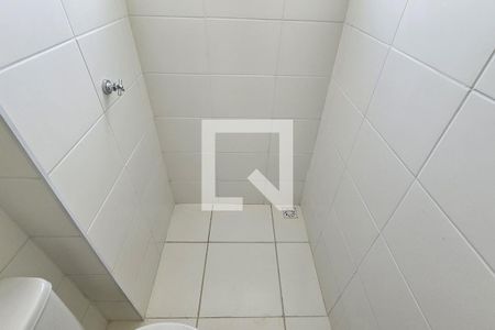 Apartamento para alugar com 57m², 2 quartos e 1 vaga Apartamento para alugar com 57m², 2 quartos e 1 vagaBanheiro da Suíte