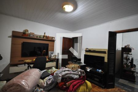 Quarto 2 de casa à venda com 3 quartos, 250m² em Vila Nivi, São Paulo