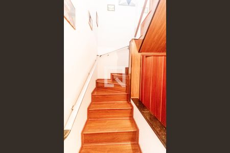 Casa à venda com 272m², 3 quartos e 2 vagasEscada