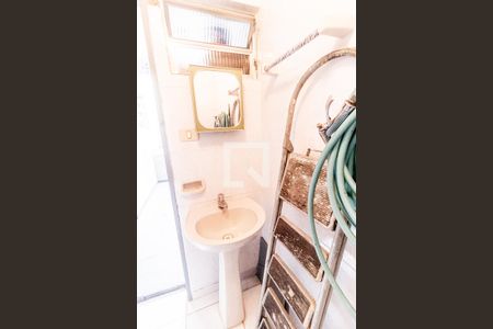 Casa à venda com 272m², 3 quartos e 2 vagasBanheiro de serviço