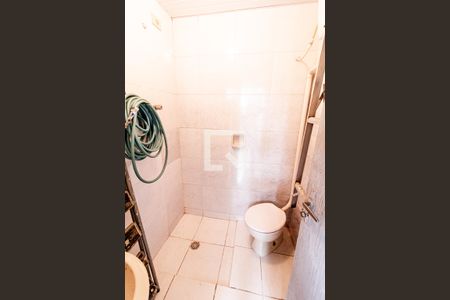 Casa à venda com 272m², 3 quartos e 2 vagasBanheiro de serviço