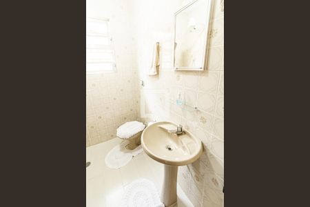 Casa à venda com 272m², 3 quartos e 2 vagasBanheiro 2