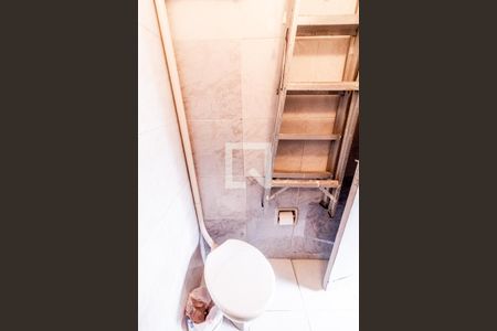 Casa à venda com 272m², 3 quartos e 2 vagasBanheiro de serviço