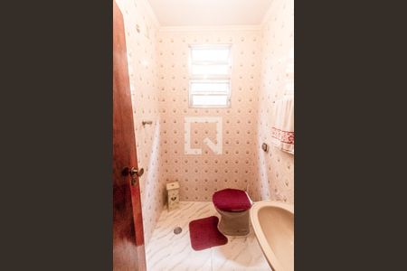 Casa à venda com 272m², 3 quartos e 2 vagasBanheiro 1