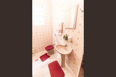 Casa à venda com 272m², 3 quartos e 2 vagasBanheiro 1