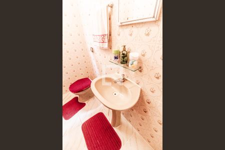 Casa à venda com 272m², 3 quartos e 2 vagasBanheiro 1