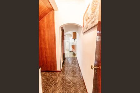 Casa à venda com 272m², 3 quartos e 2 vagasCorredor