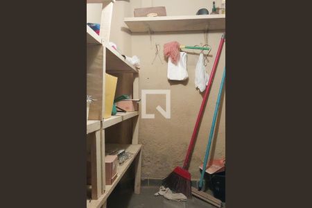 Casa à venda com 272m², 3 quartos e 2 vagasQuarto de serviço garagem