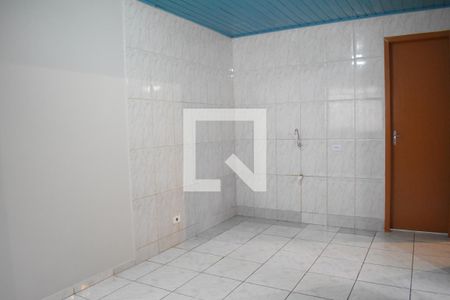 Sala/cozinha de casa para alugar com 2 quartos, 35m² em Sítio Cercado, Curitiba