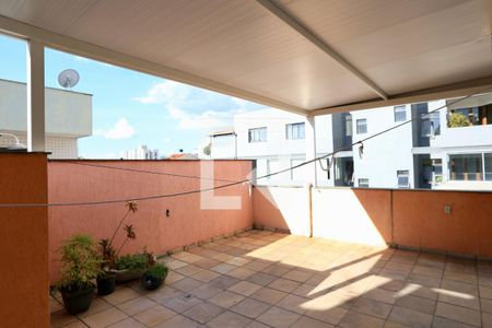 Apartamento à venda com 100m², 2 quartos e 1 vagaÁrea externa 