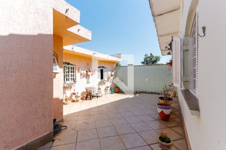 Casa à venda com 209m², 3 quartos e 3 vagas Casa à venda com 209m², 3 quartos e 3 vagasQuintal