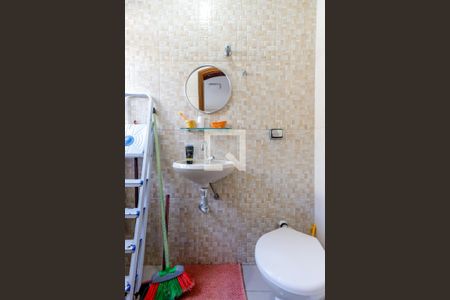 Casa à venda com 209m², 3 quartos e 3 vagas Casa à venda com 209m², 3 quartos e 3 vagasBanheiro de Serviço