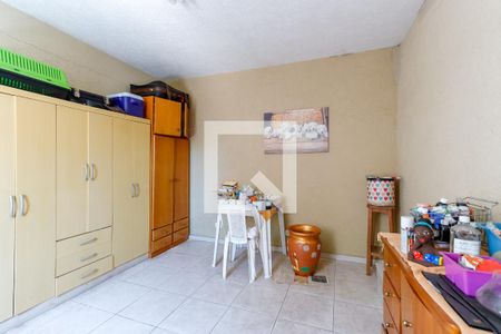 Casa à venda com 209m², 3 quartos e 3 vagas Casa à venda com 209m², 3 quartos e 3 vagasQuarto Edícula