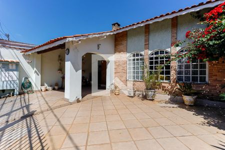 Casa à venda com 209m², 3 quartos e 3 vagas Casa à venda com 209m², 3 quartos e 3 vagasGaragem