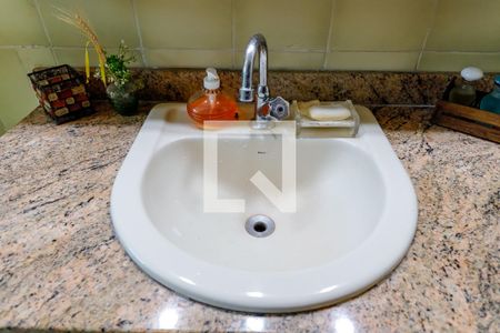 Casa à venda com 209m², 3 quartos e 3 vagas Casa à venda com 209m², 3 quartos e 3 vagasBanheiro