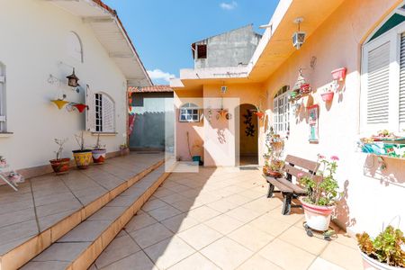 Casa à venda com 209m², 3 quartos e 3 vagas Casa à venda com 209m², 3 quartos e 3 vagasQuintal