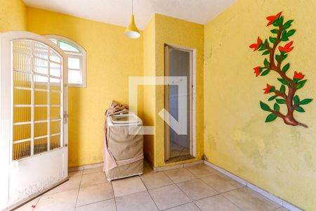 Casa à venda com 209m², 3 quartos e 3 vagas Casa à venda com 209m², 3 quartos e 3 vagasEdícula