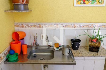 Casa à venda com 209m², 3 quartos e 3 vagas Casa à venda com 209m², 3 quartos e 3 vagasCozinha Edícula