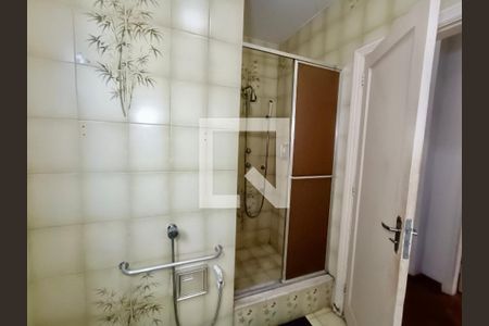 Apartamento à venda com 114m², 4 quartos e sem vaga Apartamento à venda com 114m², 4 quartos e sem vagaBanheiro social