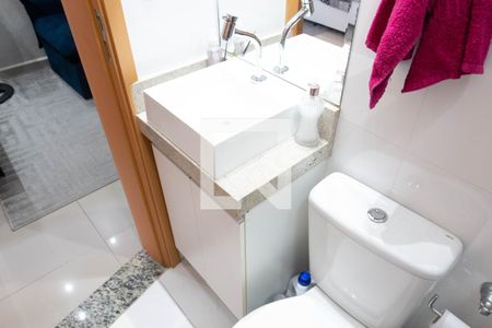 Apartamento à venda com 90m², 2 quartos e 1 vaga Apartamento à venda com 90m², 2 quartos e 1 vagaBanheiro