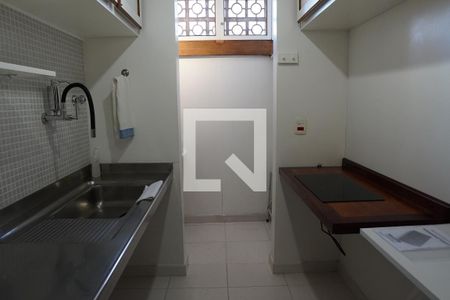 Cozinha de apartamento para alugar com 1 quarto, 60m² em Cerqueira César, São Paulo