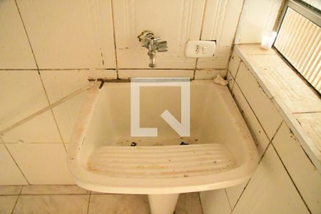 Banheiro de kitnet/studio para alugar com 1 quarto, 30m² em Parque Frondoso, Cotia