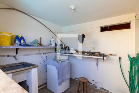 Casa à venda com 360m², 3 quartos e 2 vagas Casa à venda com 360m², 3 quartos e 2 vagasÁrea de serviço