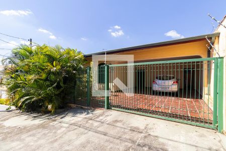 Casa à venda com 360m², 3 quartos e 2 vagas Casa à venda com 360m², 3 quartos e 2 vagasFachada