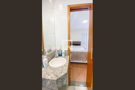 Apartamento à venda com 82m², 2 quartos e 1 vagaBanheiro da Suíte 