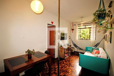 Sala de apartamento à venda com 3 quartos, 65m² em Santa Tereza, Belo Horizonte
