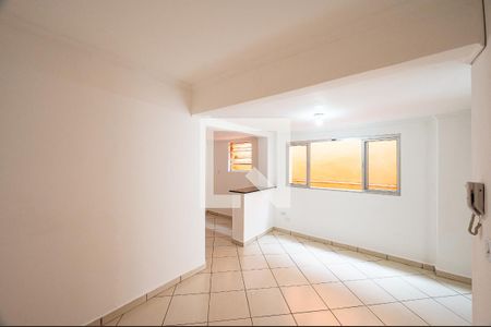 Sala de casa para alugar com 2 quartos, 85m² em Vila do Encontro, São Paulo