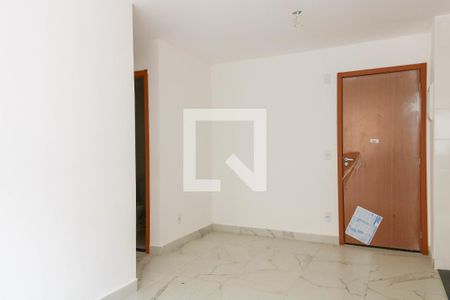 Sala de apartamento para alugar com 2 quartos, 45m² em Água Santa, Rio de Janeiro