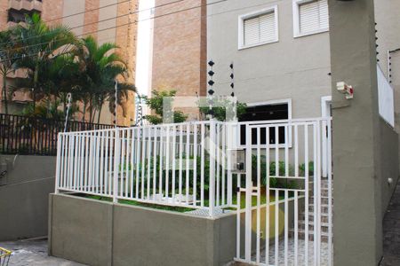 Apartamento à venda com 90m², 2 quartos e 2 vagasFachada e portaria