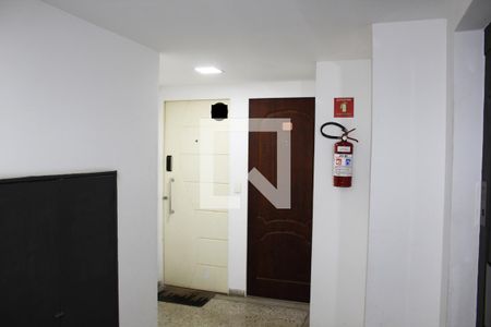 Apartamento à venda com 90m², 2 quartos e 2 vagasPorta de entrada