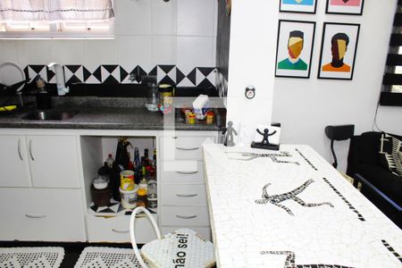 Apartamento à venda com 90m², 2 quartos e 2 vagasCozinha
