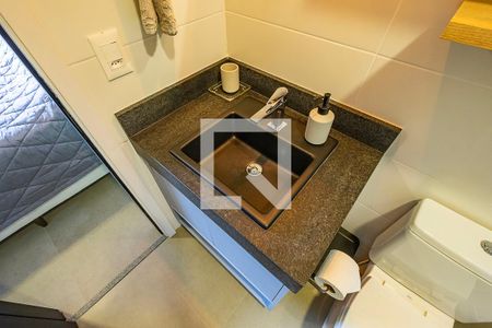 Banheiro de kitnet/studio para alugar com 1 quarto, 23m² em Jardim Paulistano, São Paulo