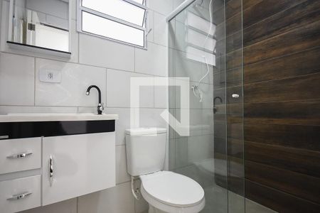 Banheiro de apartamento para alugar com 2 quartos, 28m² em Jardim Santo Antonio, São Paulo